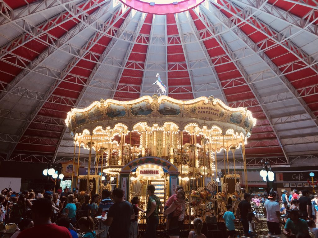 Beto Carrero World! Guia completíssimo do maior parque de diversões do  Brasil!